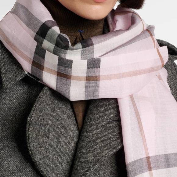 BURBERRY Giant Check Pink Wool & Silk Scarf / BRAND NEW - Picture 3 of 12